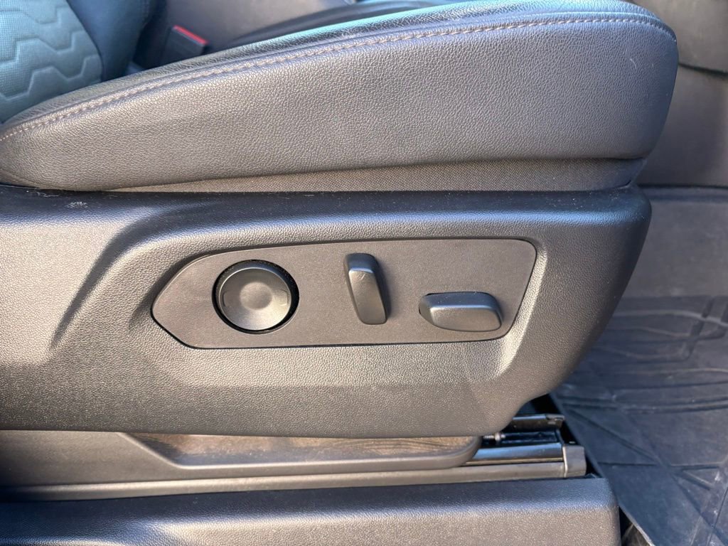 Used 2022 Chevrolet Silverado 1500 ZR2 w/ Technology Package image 36