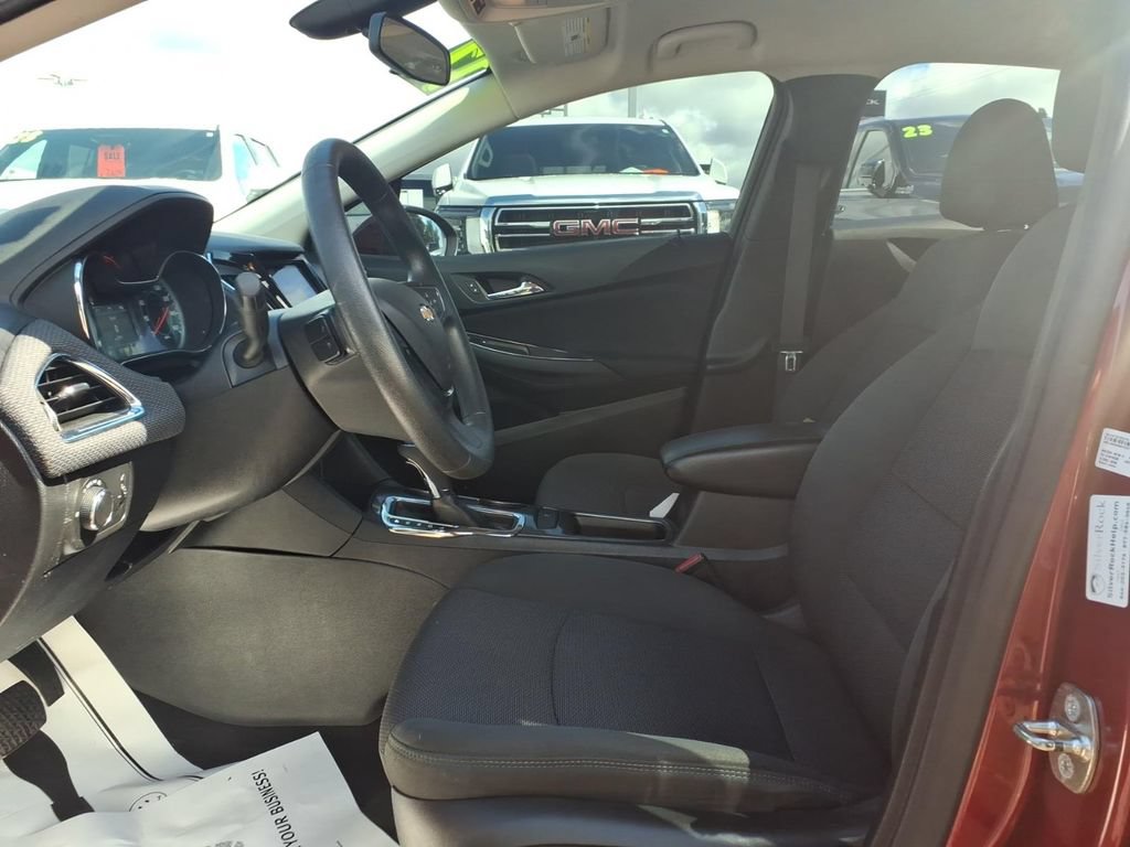 Certified 2017 Chevrolet Cruze LT w/ Convenience Package FWD image 13