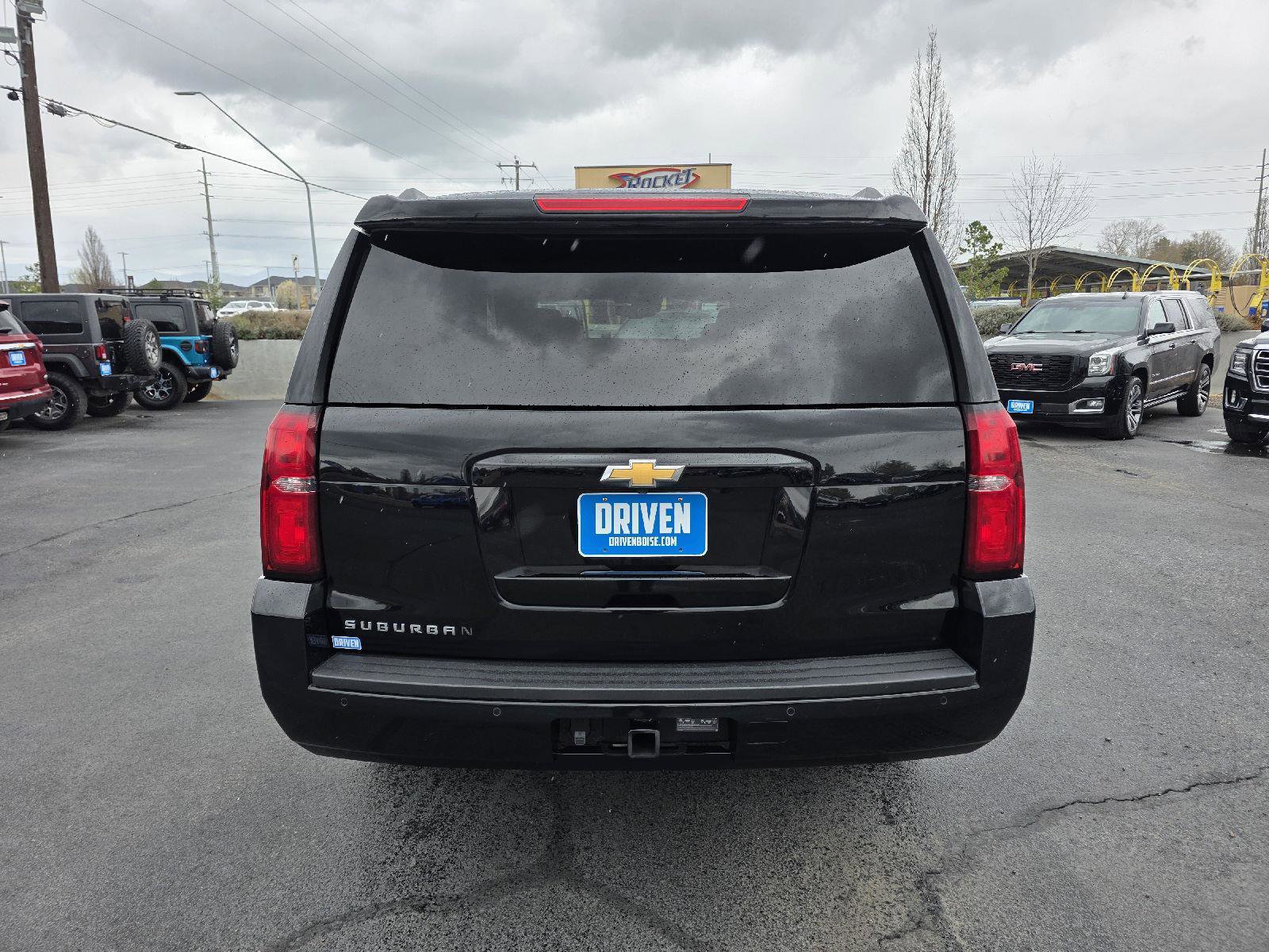 Used 2018 Chevrolet Suburban LT image 6