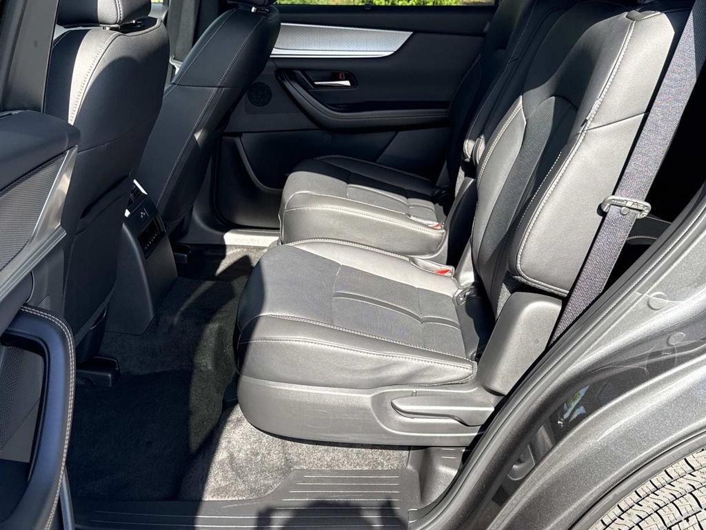 Used 2025 MAZDA CX-90 3.3 Turbo w/ Preferred Package AWD/4WD image 23