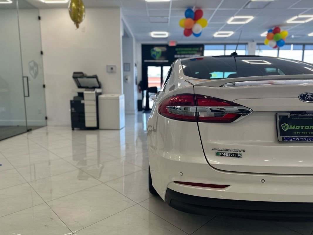Used 2019 Ford Fusion Energi Titanium image 13
