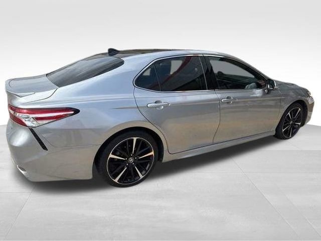 Used 2020 Toyota Camry XSE image 6