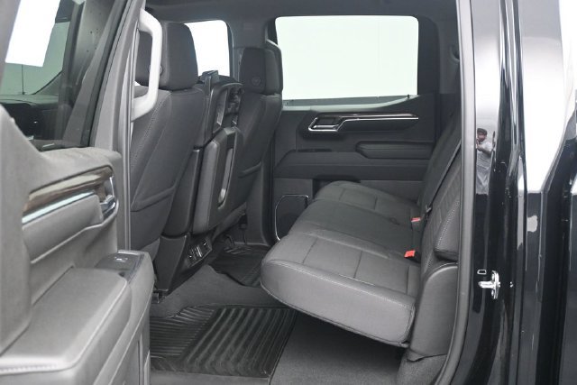 Used 2024 Chevrolet Silverado 1500 LT AWD/4WD image 5
