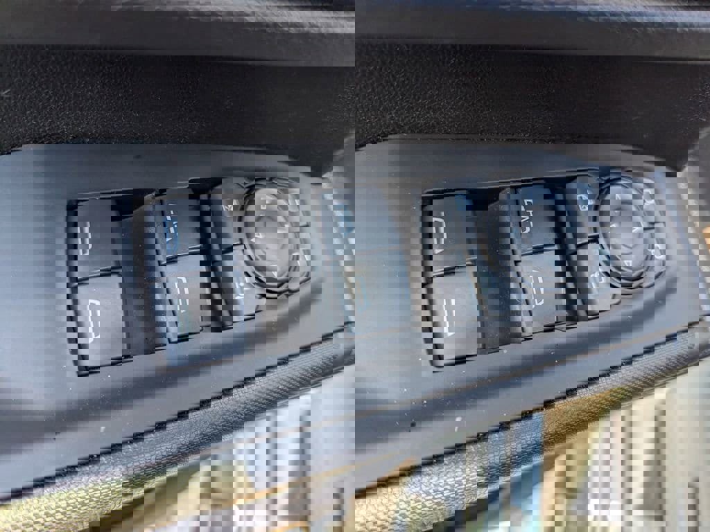 Certified 2025 Chevrolet Silverado 2500 Custom w/ Custom Value Package image 15