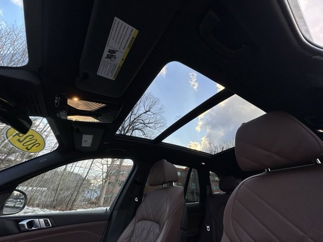 Used 2024 BMW X5 xDrive50e image 18