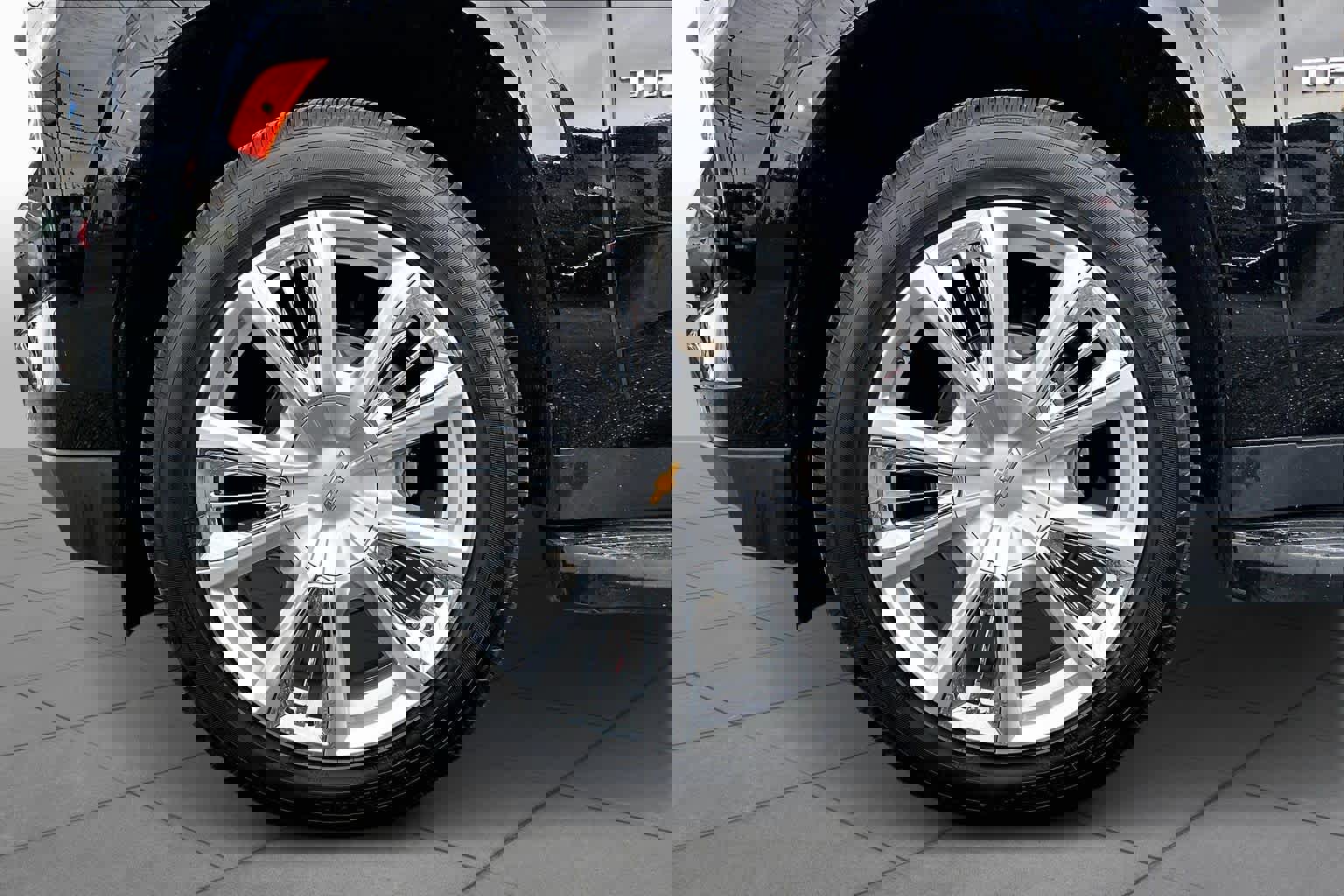 Used 2023 Chevrolet Tahoe High Country image 11