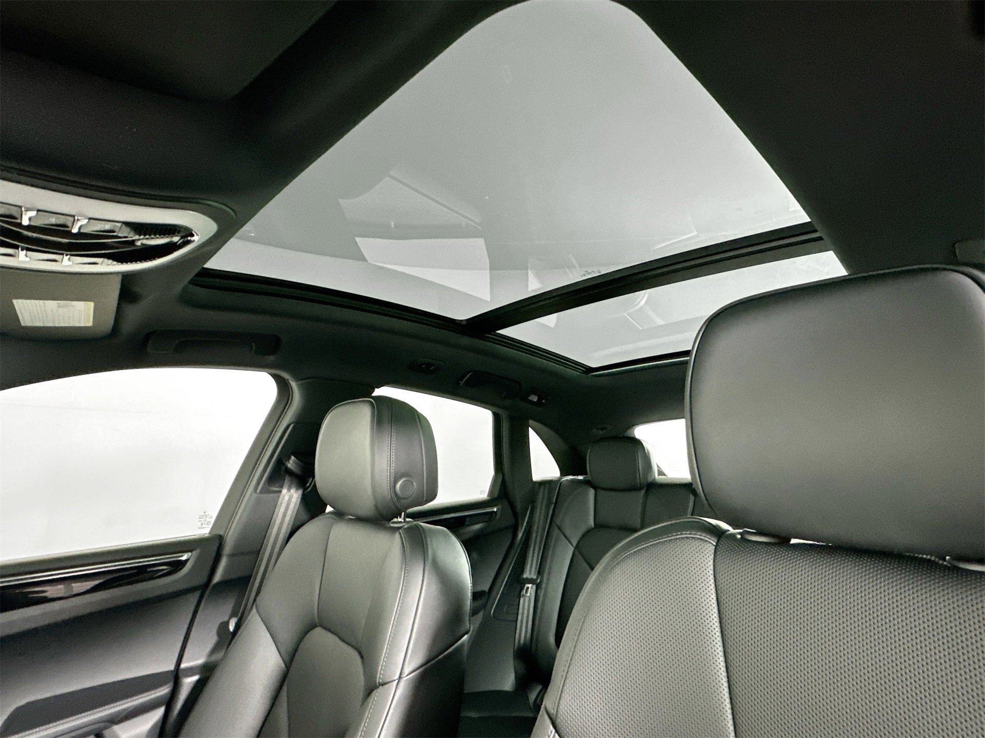 New 2026 Porsche Macan image 35