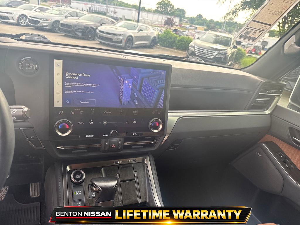 Used 2024 Lexus GX 550 w/ Accessory Package (2T) AWD/4WD image 16