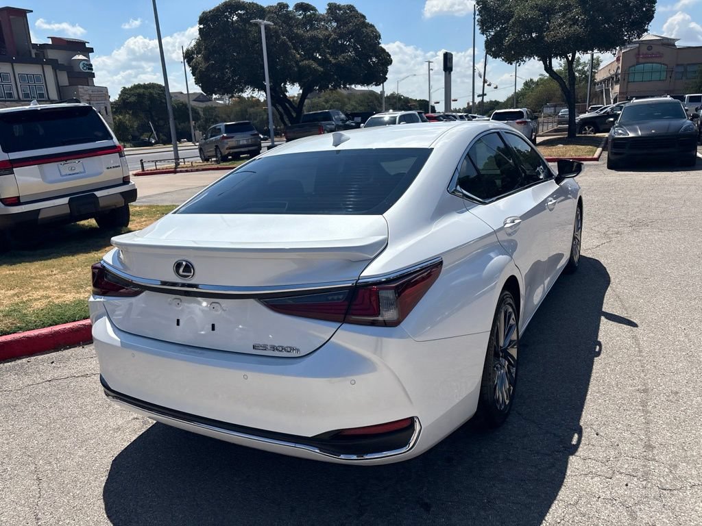 Certified 2024 Lexus ES 300h Ultra Luxury FWD image 5