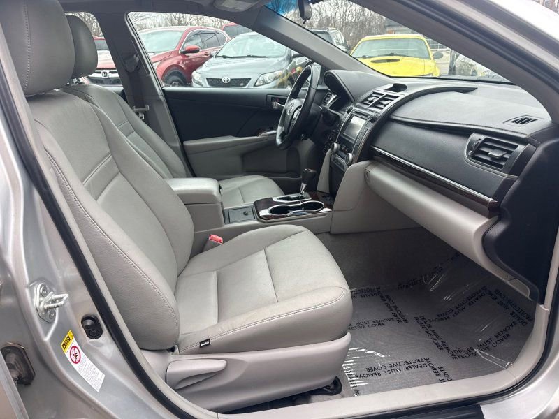 Used 2013 Toyota Camry XLE image 15