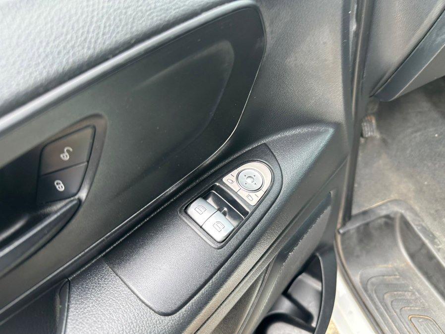 Used 2023 Mercedes-Benz Metris image 15