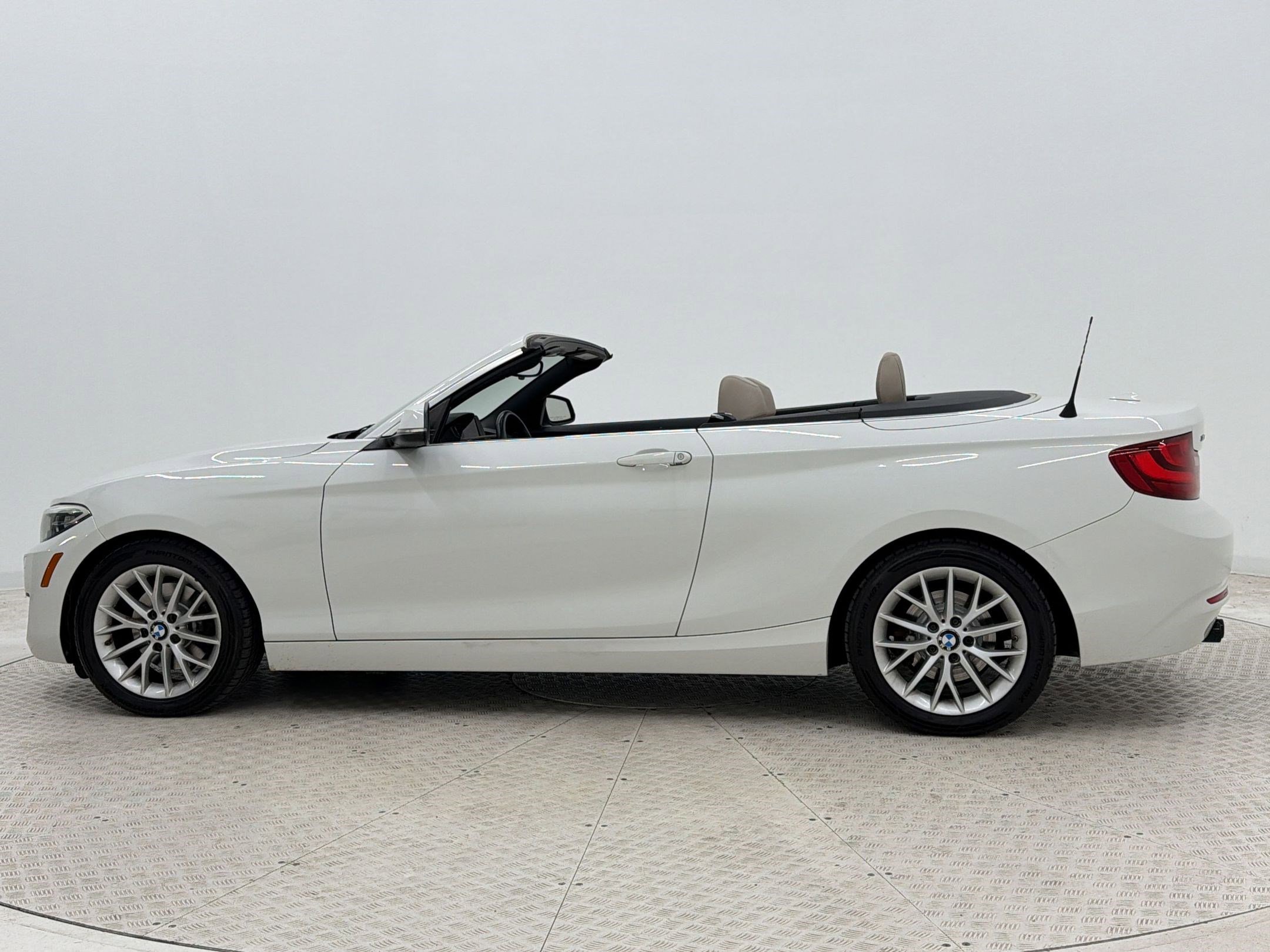 Used 2016 BMW 228i xDrive Convertible AWD/4WD image 2