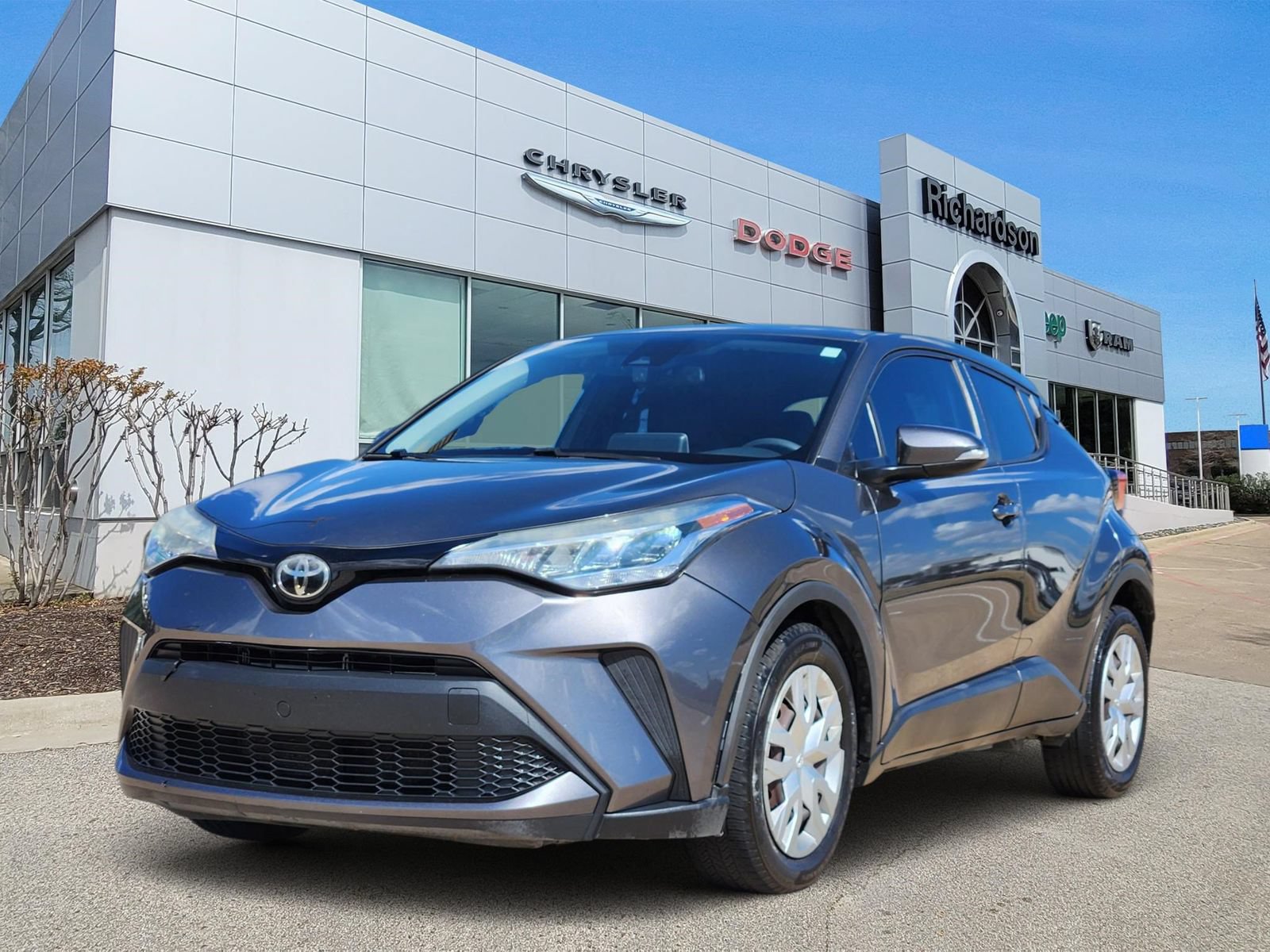 Used 2021 Toyota C-HR LE FWD image 2