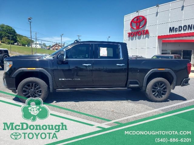 Used 2022 GMC Sierra 2500 Denali w/ Denali Black Diamond Edition AWD/4WD image 2