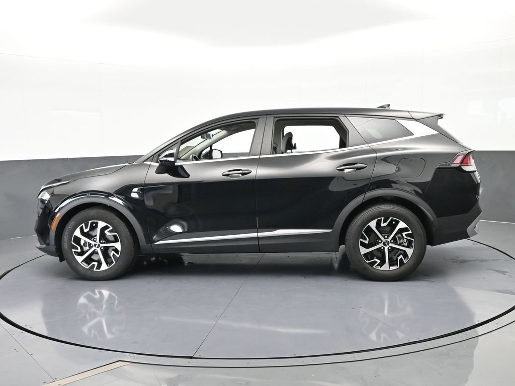 Used 2023 Kia Sportage EX image 3