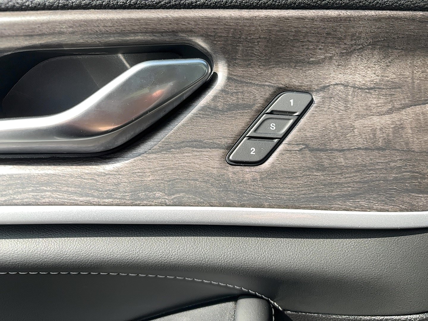 New 2026 Jeep Grand Cherokee L Limited AWD/4WD image 24
