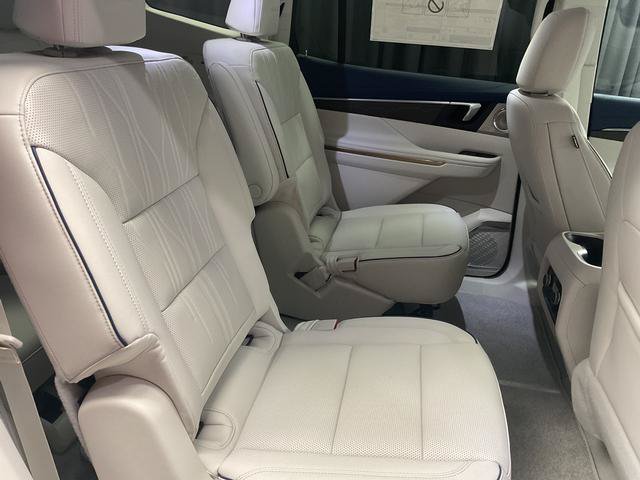 New 2026 Buick Enclave Avenir w/ Super Cruise Package FWD image 16