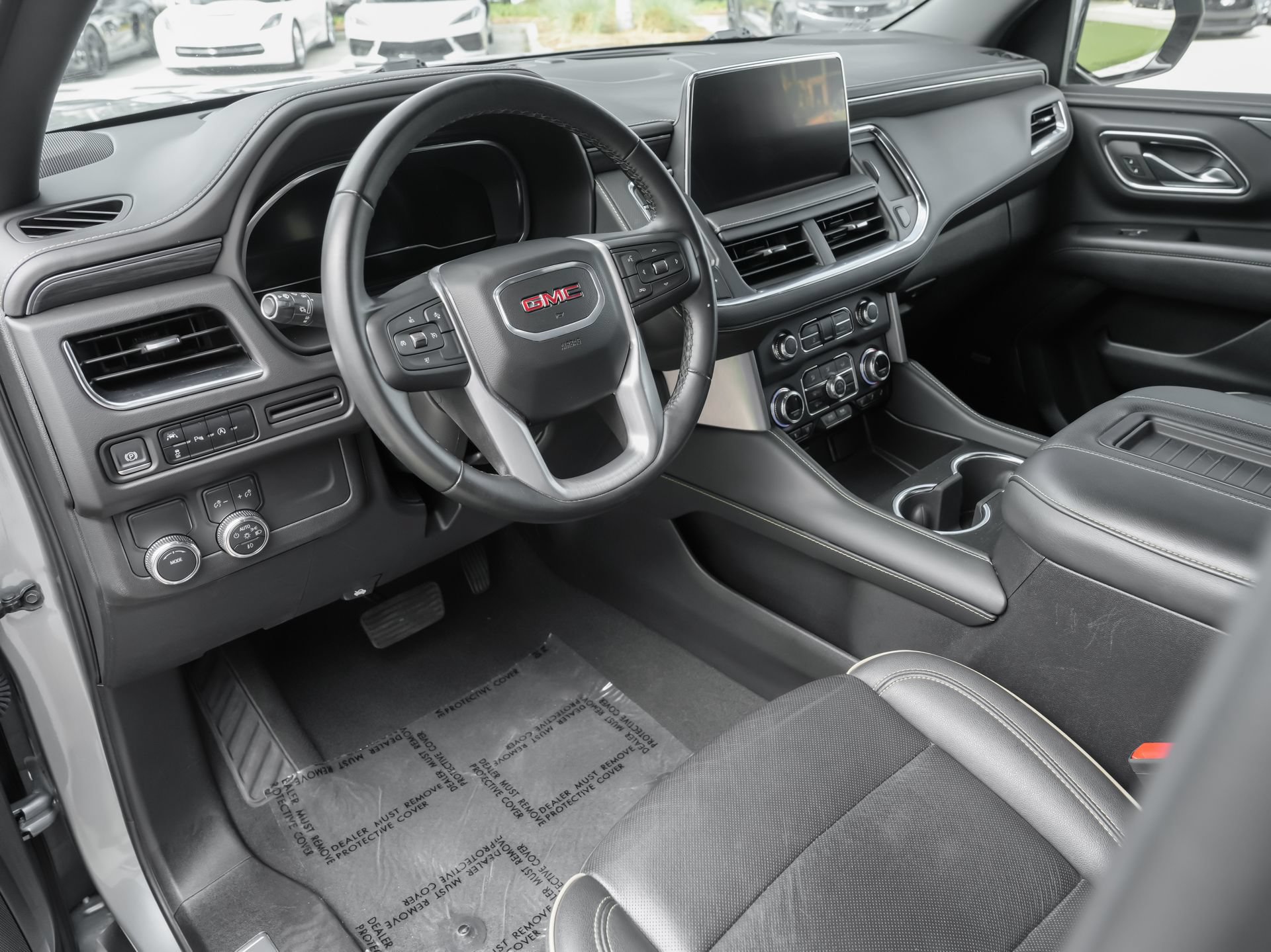 Used 2024 GMC Yukon XL SLT RWD image 7
