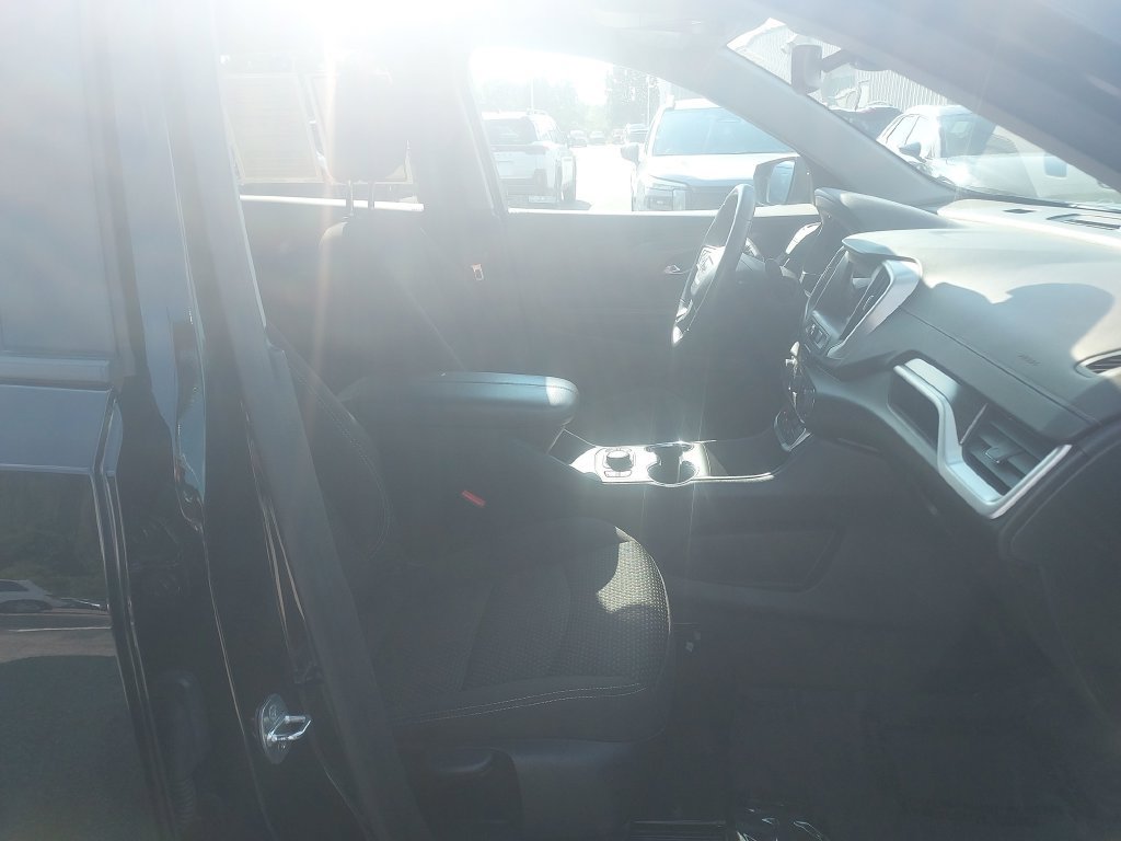 Used 2023 GMC Terrain SLE w/ Elevation Edition AWD/4WD image 29