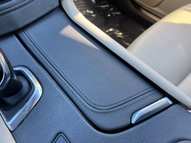 Used 2018 Cadillac XT5 FWD image 31