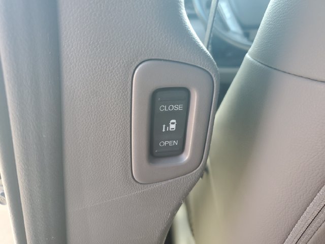 Used 2015 Honda Odyssey EX-L image 17