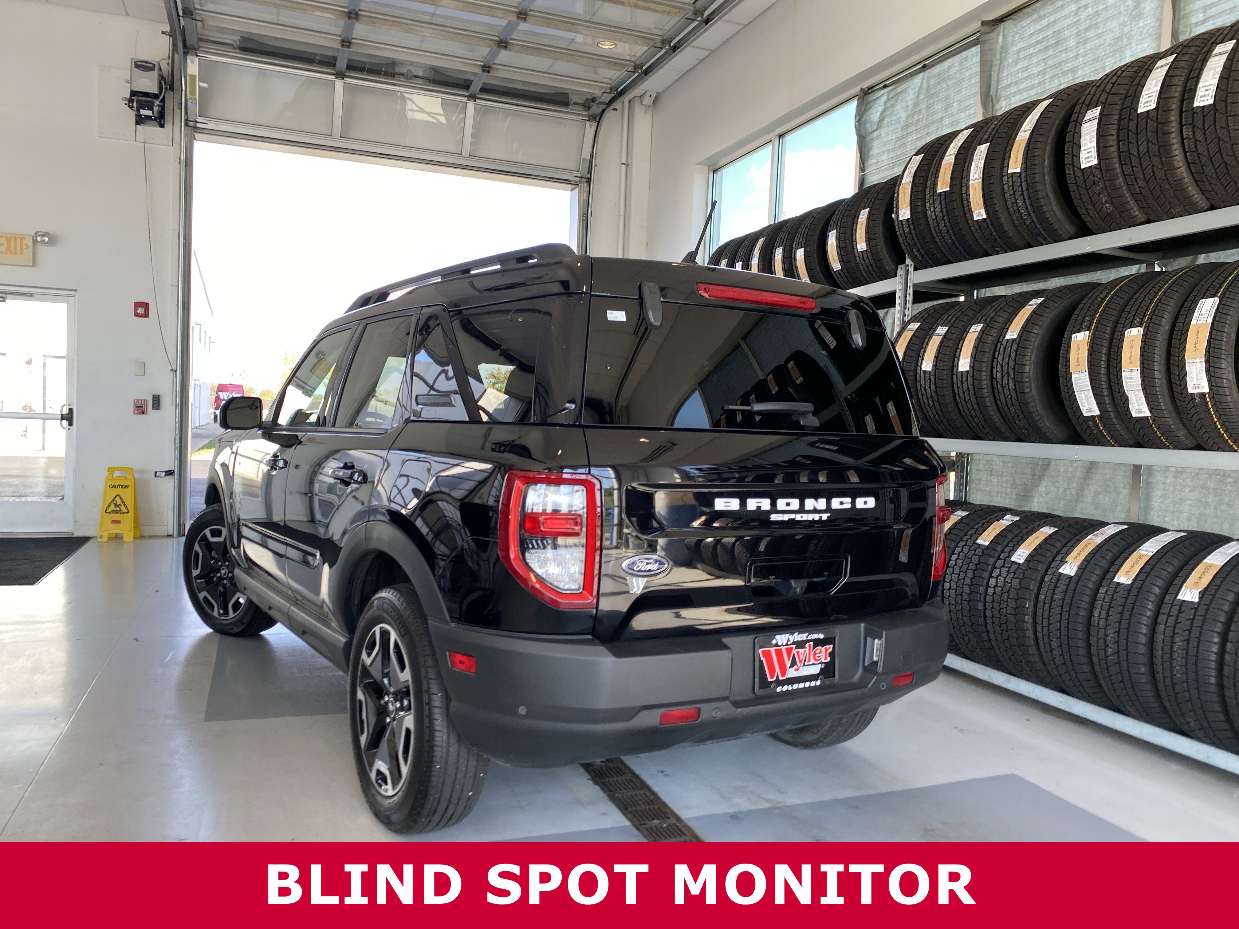 Used 2024 Ford Bronco Sport Outer Banks w/ Tech Package image 3