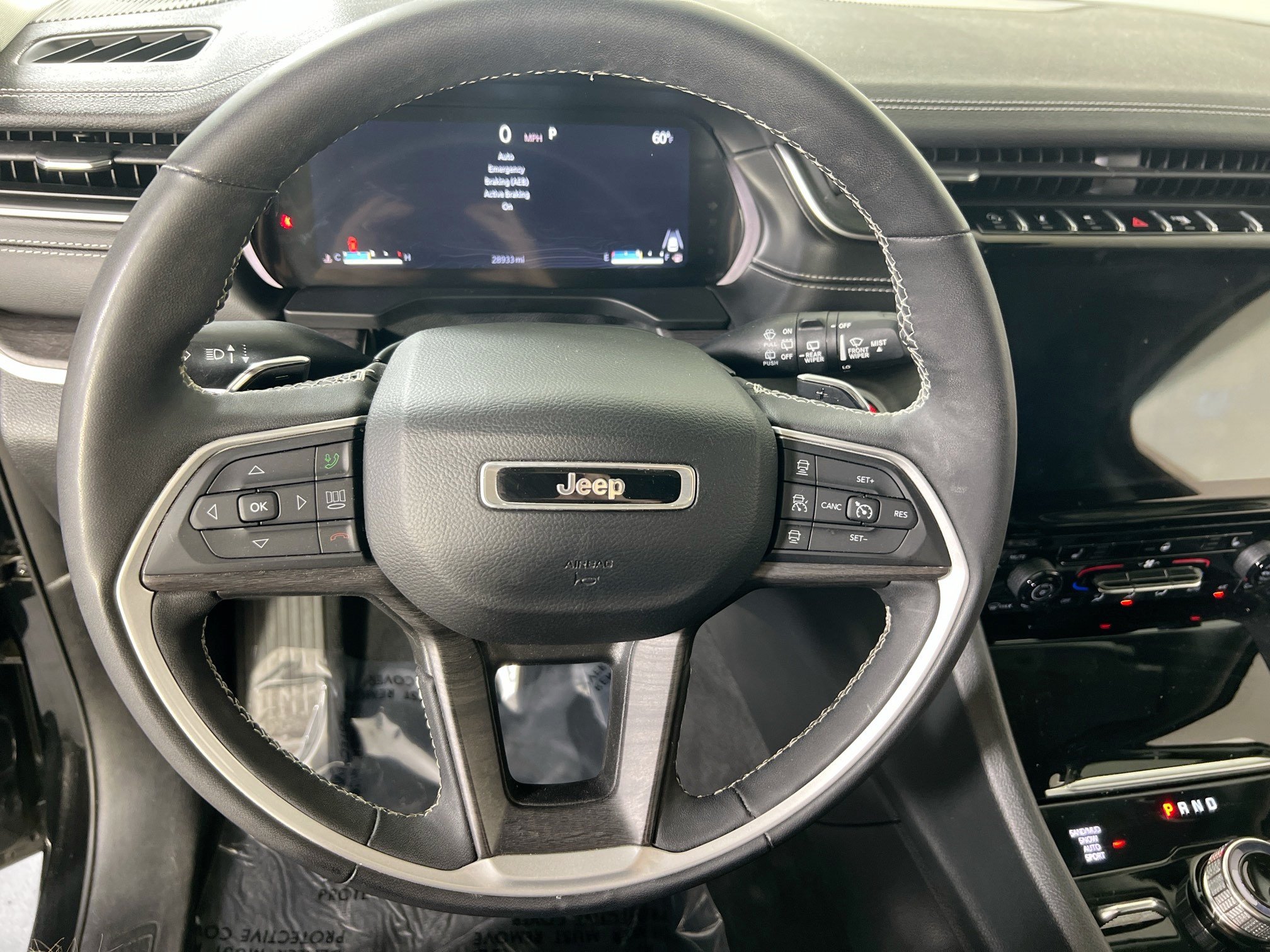 Used 2023 Jeep Grand Cherokee L Limited AWD/4WD image 11