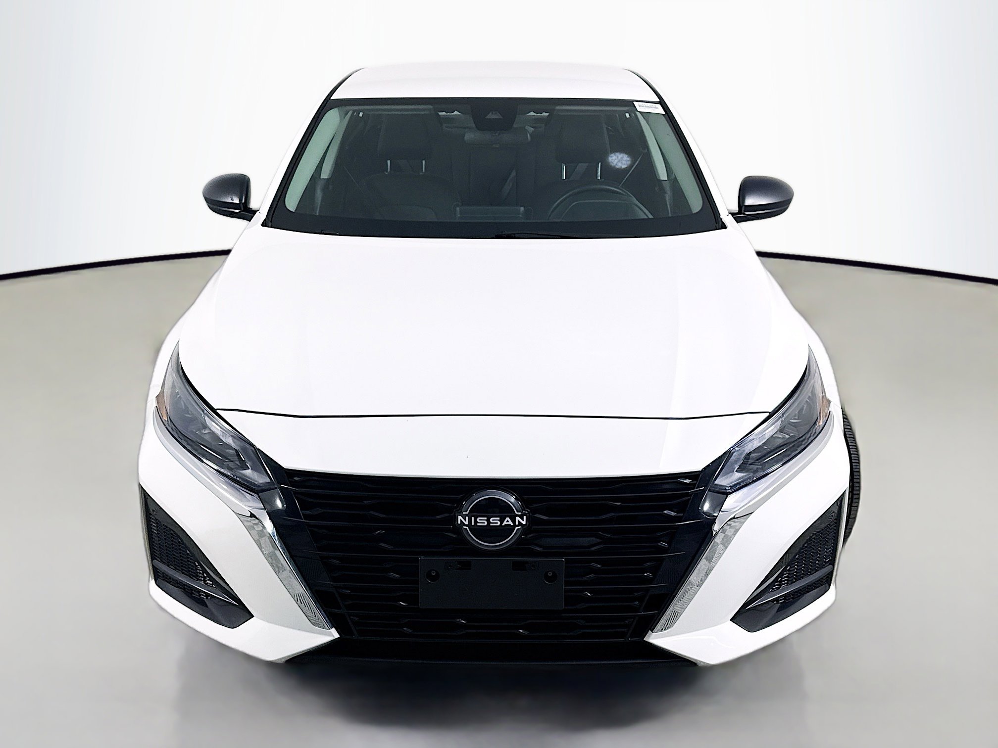 Used 2024 Nissan Altima 2.5 S image 2