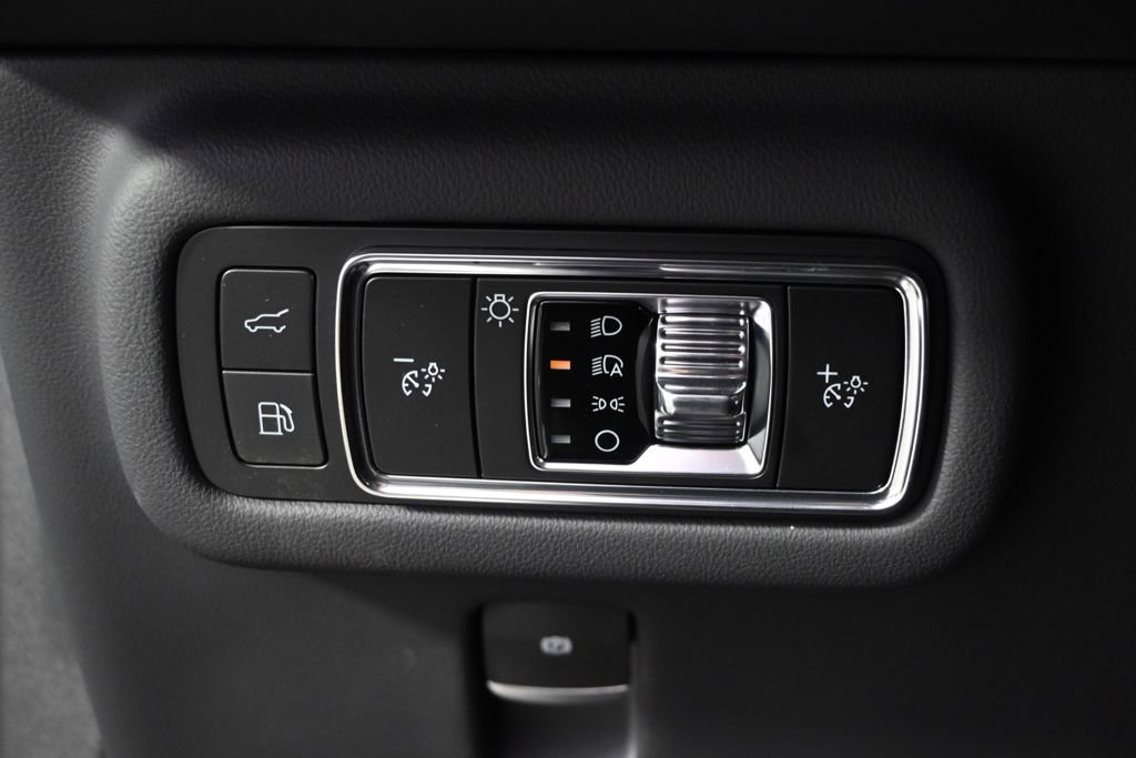 New 2026 Lincoln Nautilus Premier w/ Equipment Group 102A image 24