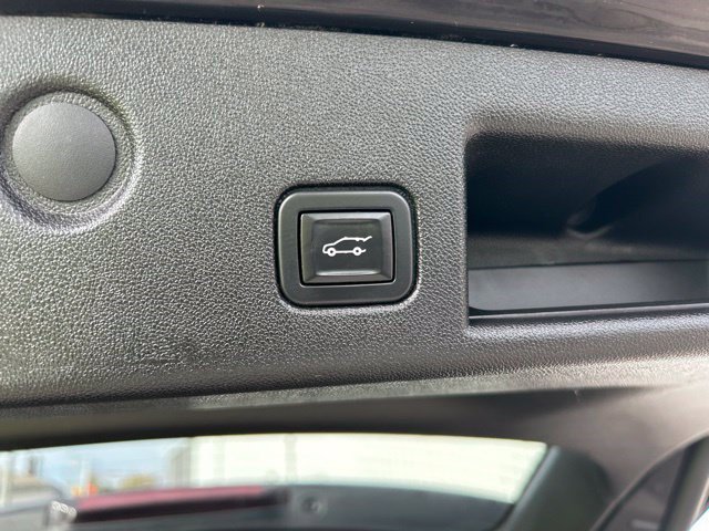 Used 2020 Chevrolet Equinox Premier w/ Premier Redline Edition FWD image 46