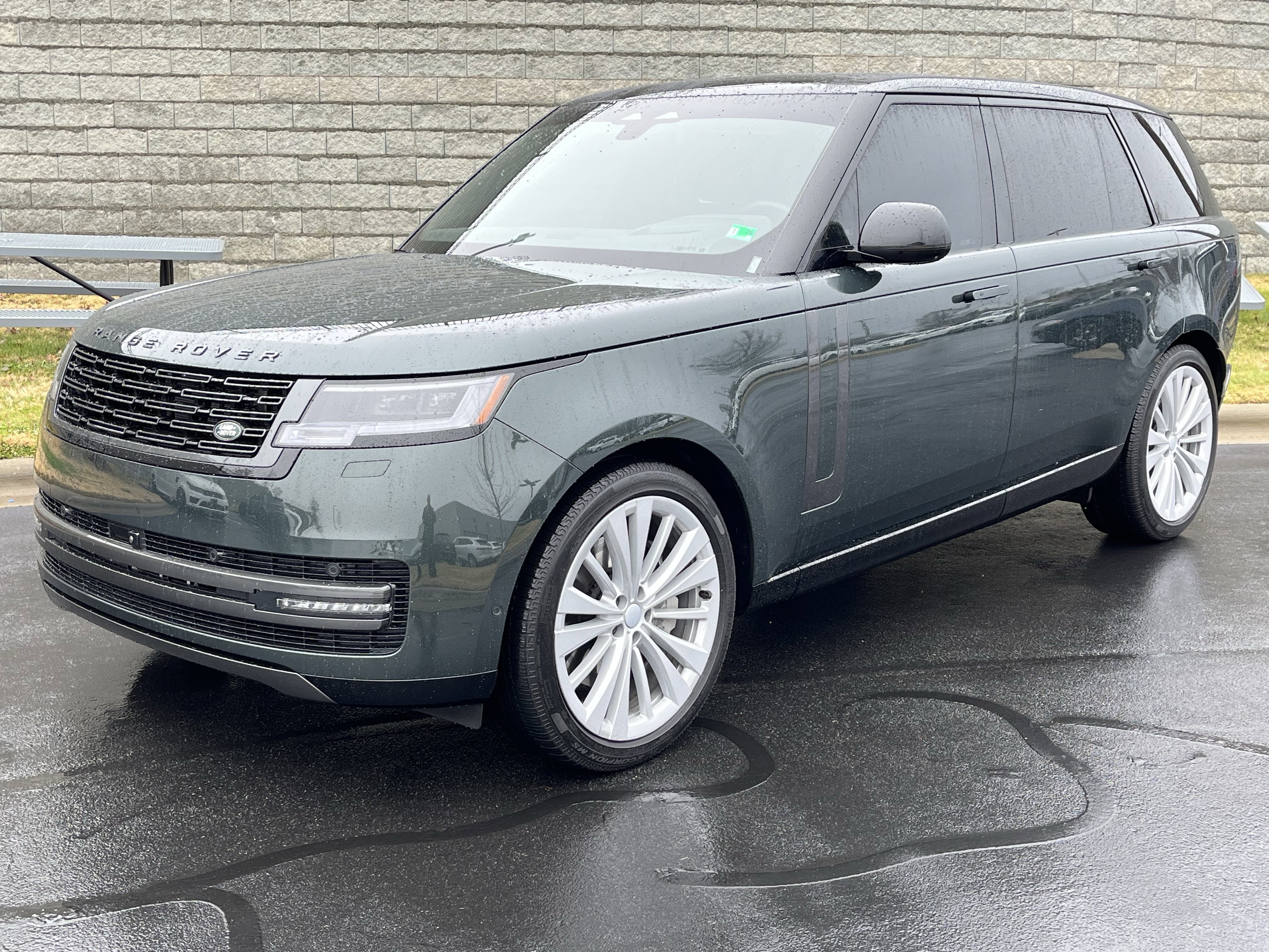 Certified 2025 Land Rover Range Rover Long Wheelbase SE image 1