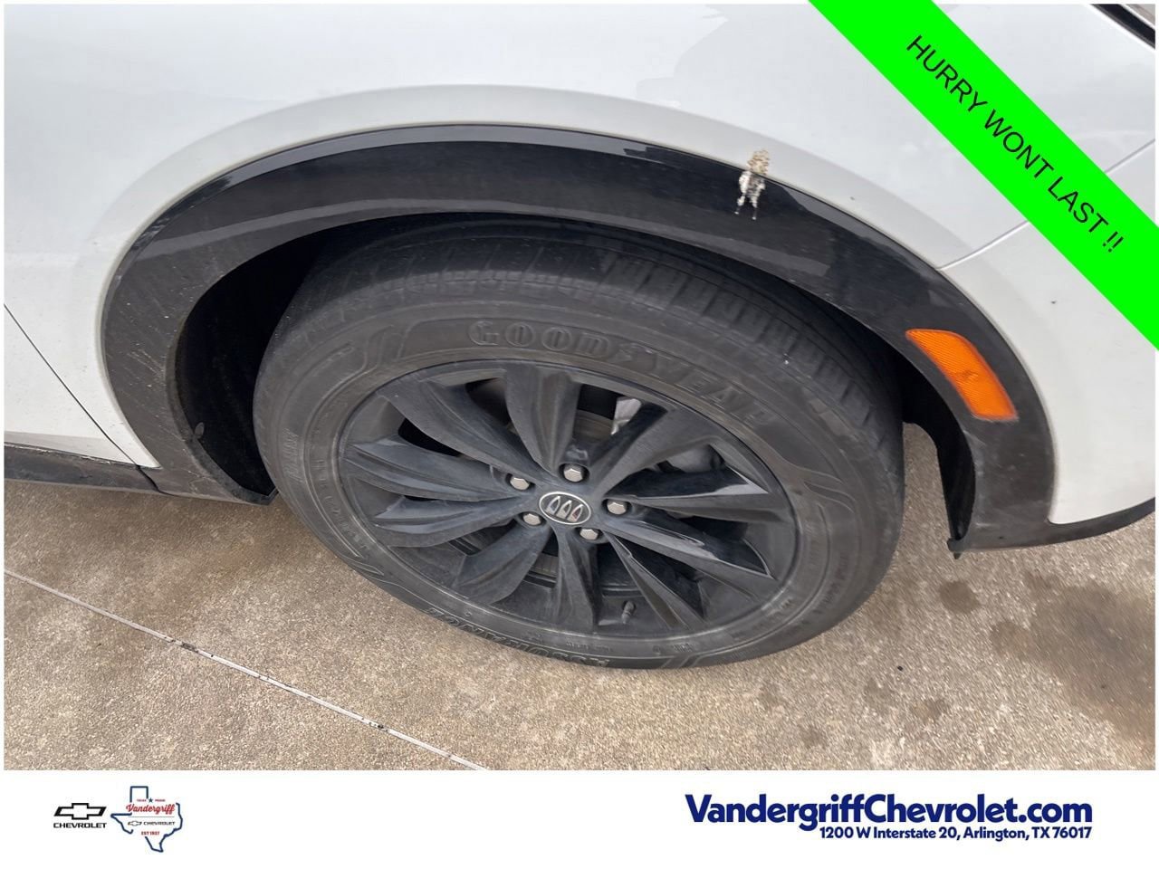 Used 2024 Buick Envista Sport Touring w/ Convenience I Package FWD image 3
