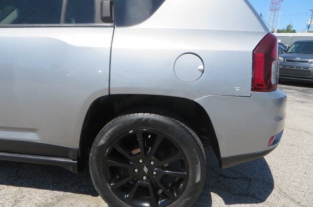 Used 2015 Jeep Compass Sport w/ Power Value Group FWD image 41