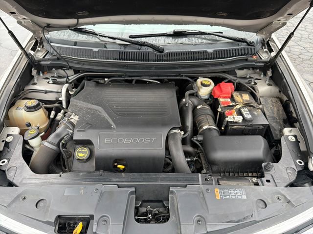 Used 2019 Lincoln MKT AWD image 19