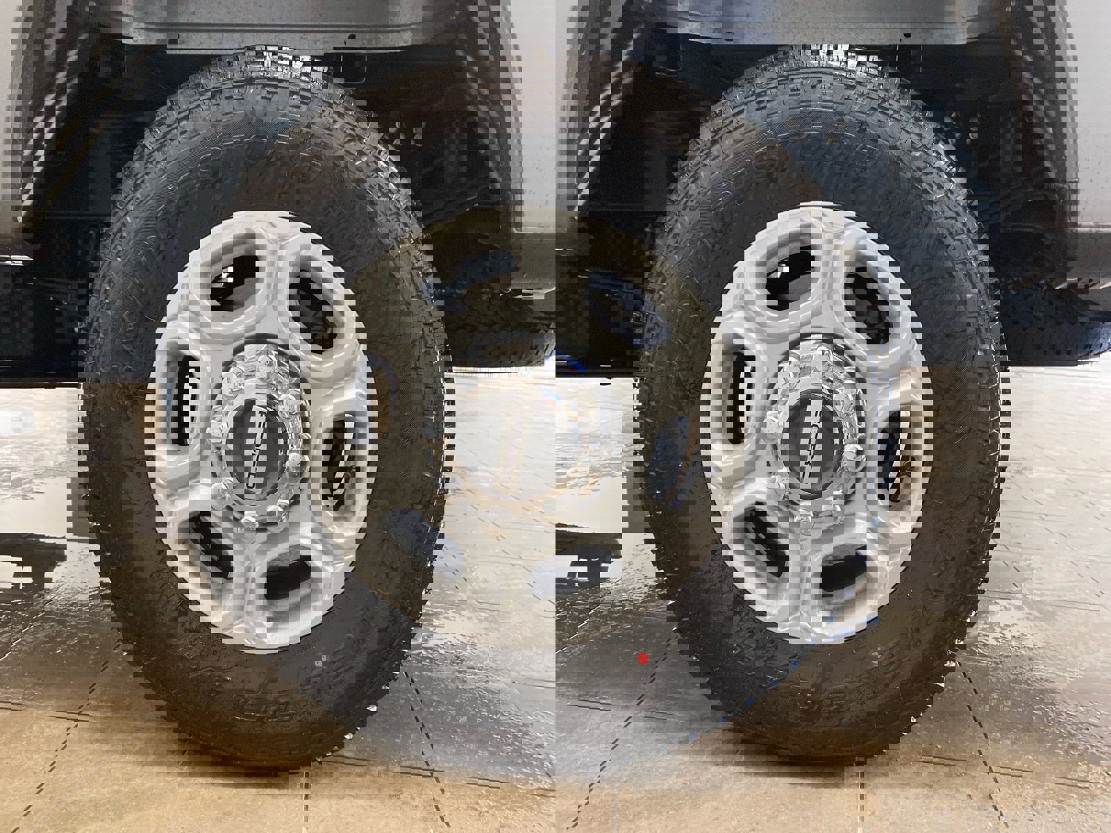 New 2025 Ford F350 XLT w/ FX4 Off-Road Package image 18