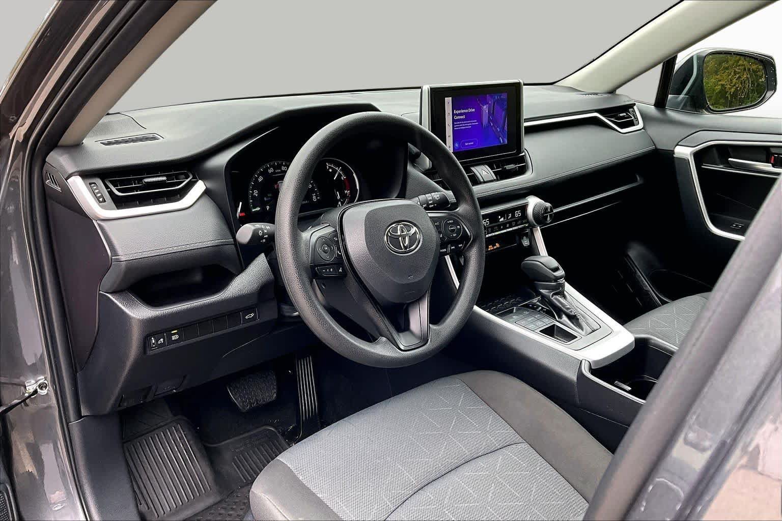 Used 2025 Toyota RAV4 XLE w/ Convenience Package AWD/4WD image 18