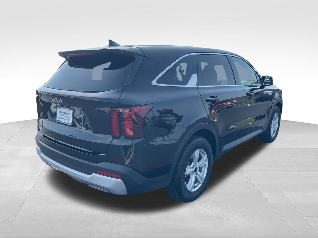 Used 2026 Kia Sorento LX FWD image 5