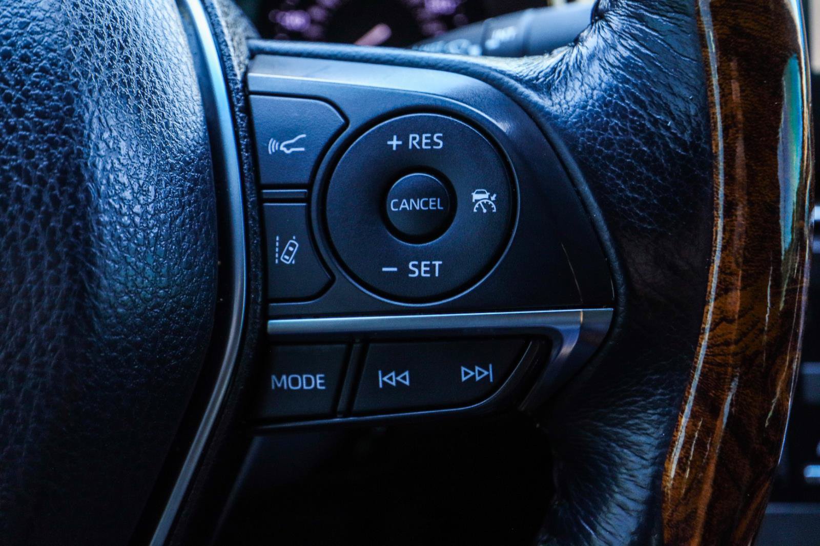 Used 2019 Toyota Avalon XLE w/ Moonroof Package FWD image 20