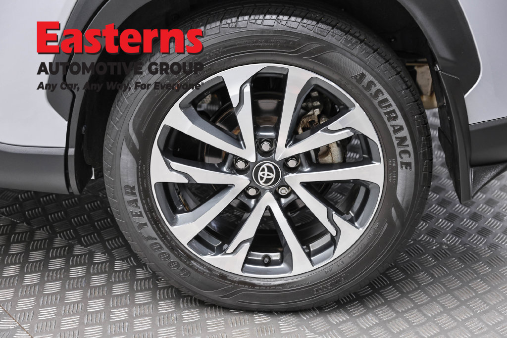Used 2023 Toyota Corolla Cross XLE AWD/4WD image 9
