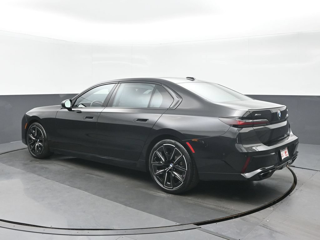 Used 2023 BMW 760i xDrive w/ Luxury Rear Seating Package AWD/4WD image 5