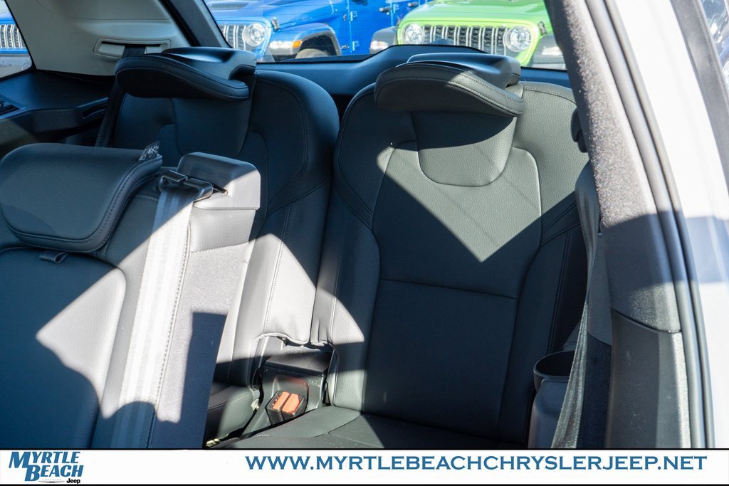 Used 2023 Volvo XC90 B6 Plus image 13