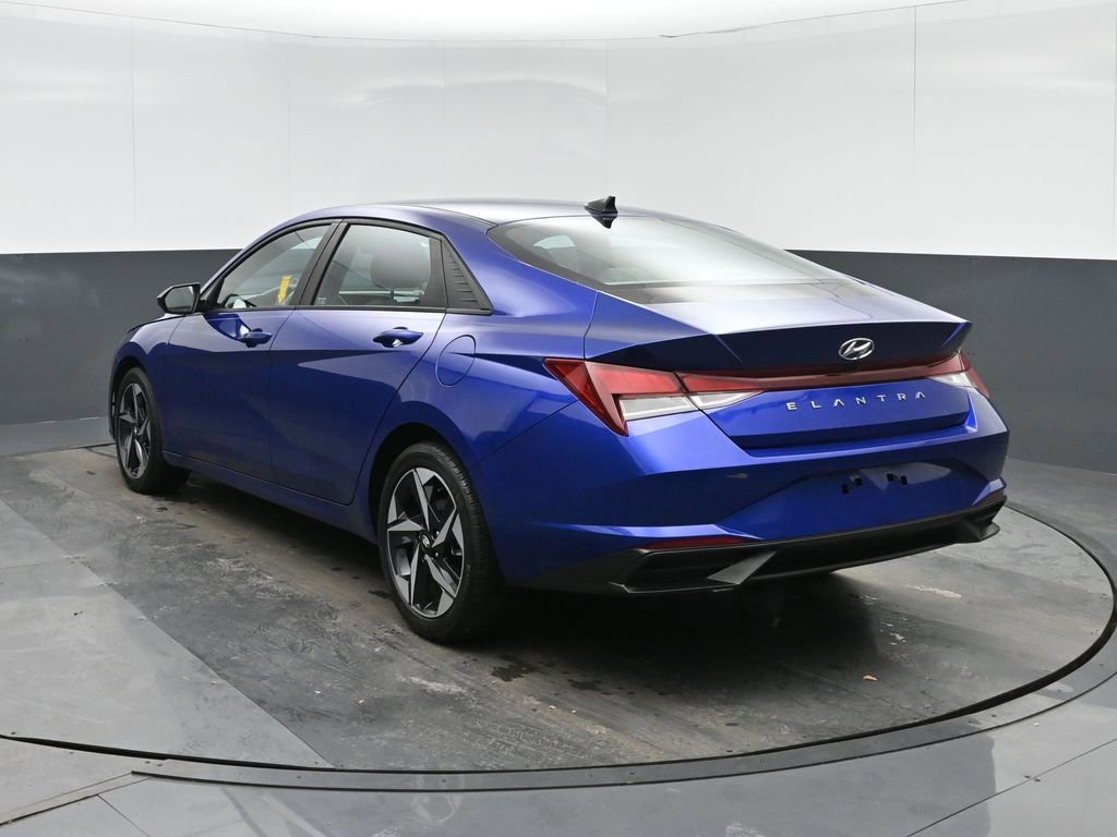 Used 2023 Hyundai Elantra SEL w/ Convenience Package FWD image 5