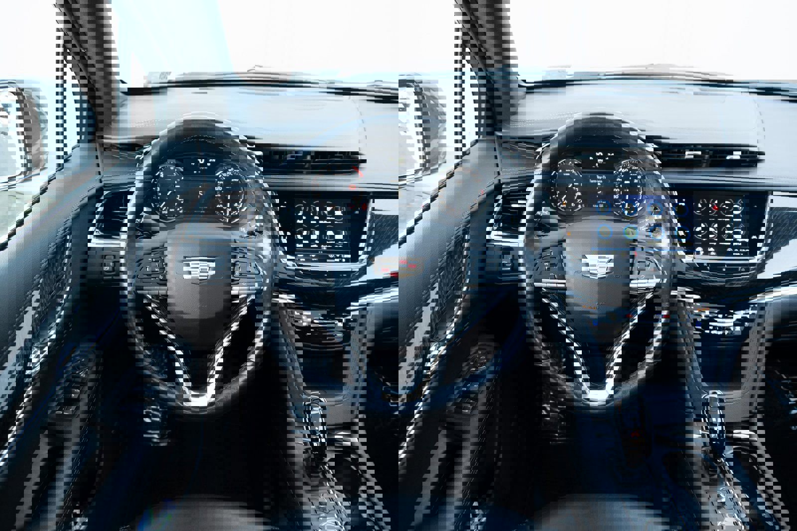 Used 2021 Cadillac XT6 Premium Luxury image 2