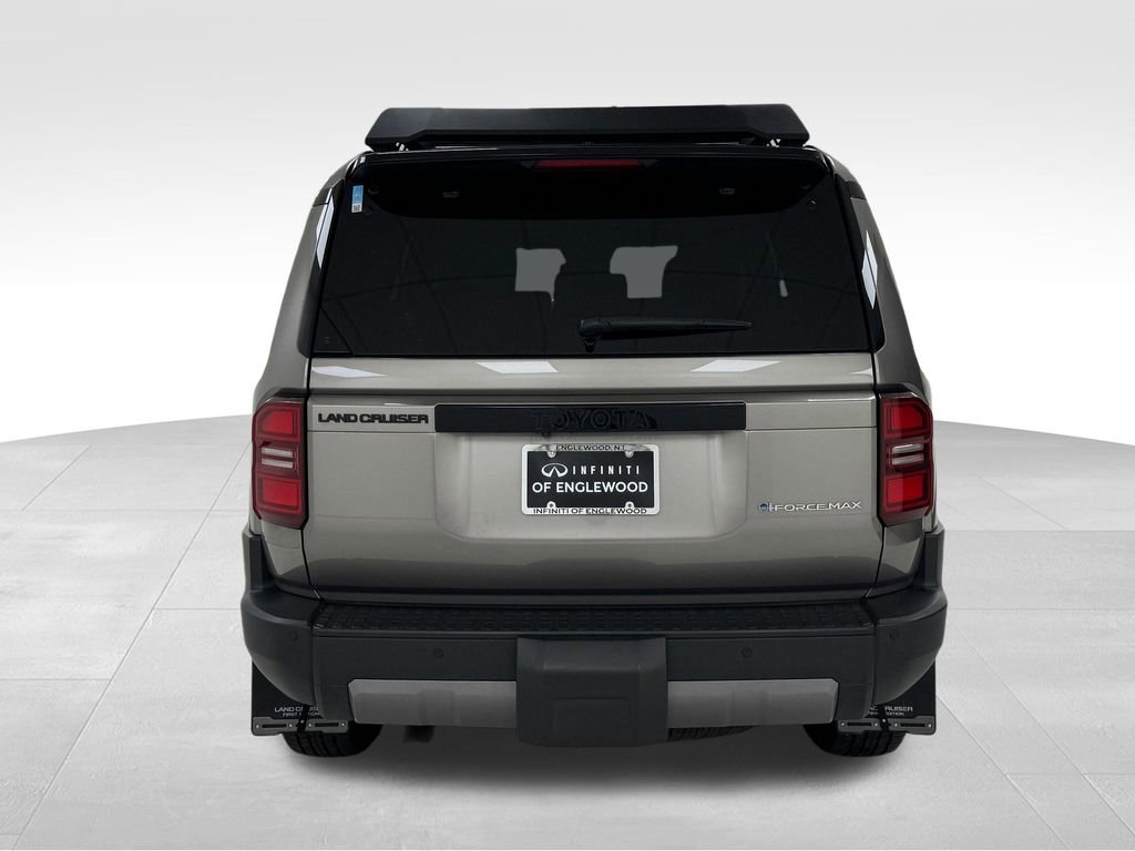 Used 2024 Toyota Land Cruiser image 6