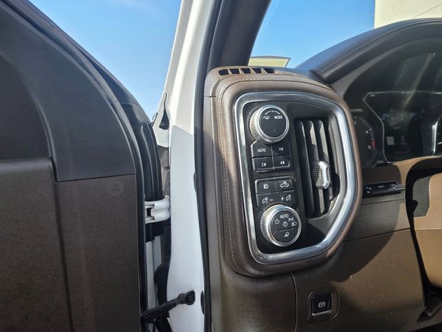 Used 2022 GMC Sierra 3500 Denali w/ Denali Ultimate Package AWD/4WD image 29