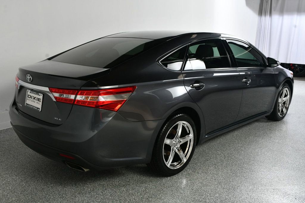 Used 2013 Toyota Avalon XLE Premium FWD image 8