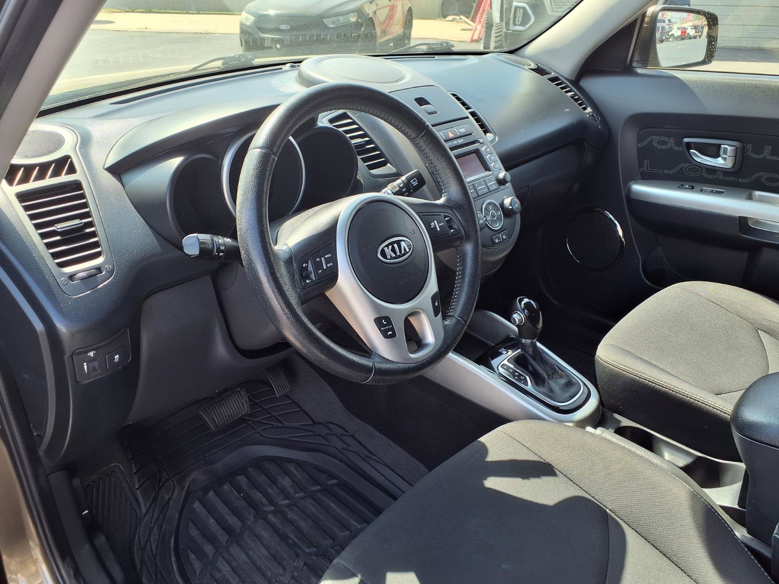 Used 2012 Kia Soul + image 5