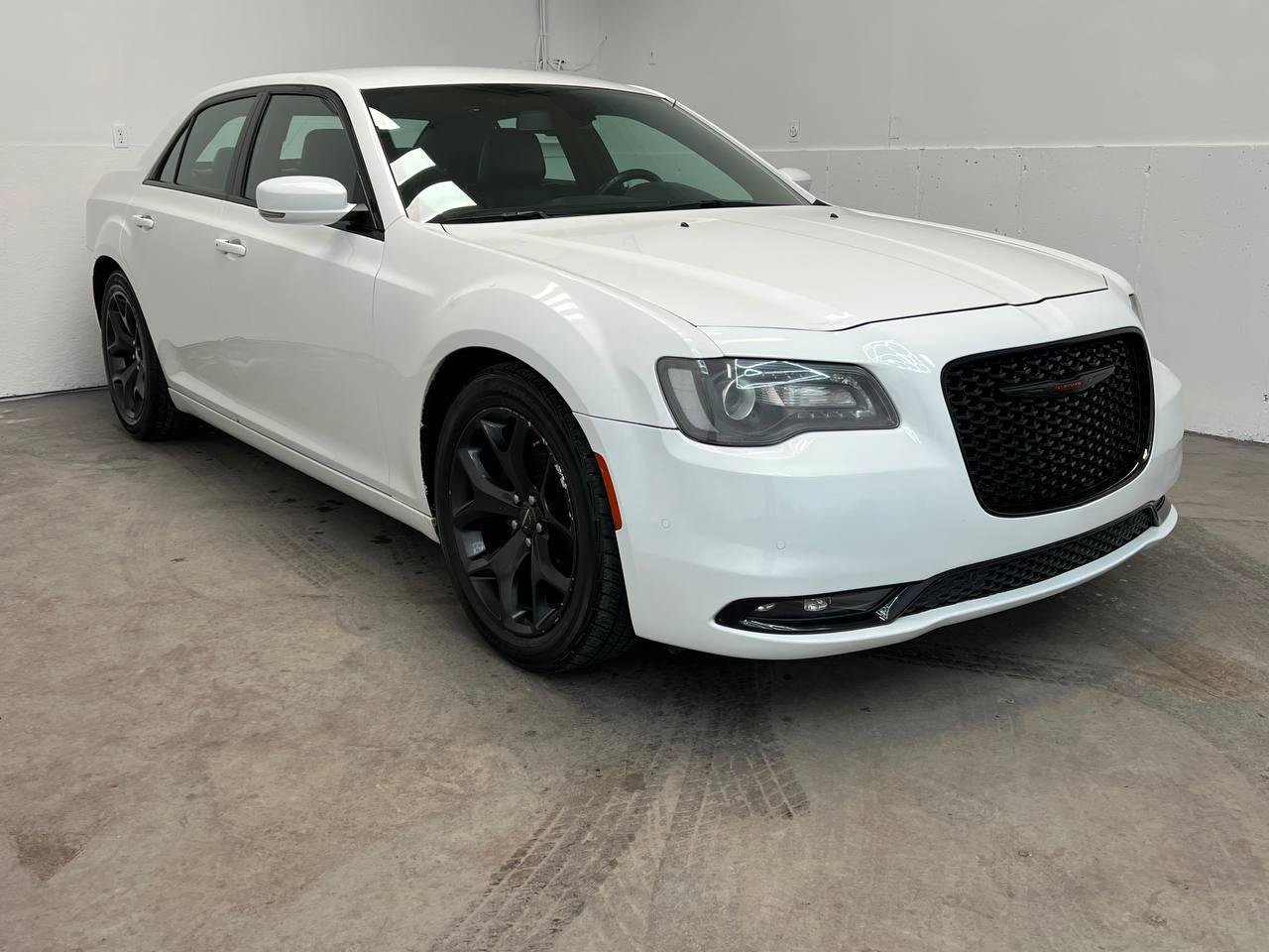Used 2021 Chrysler 300 S RWD image 3