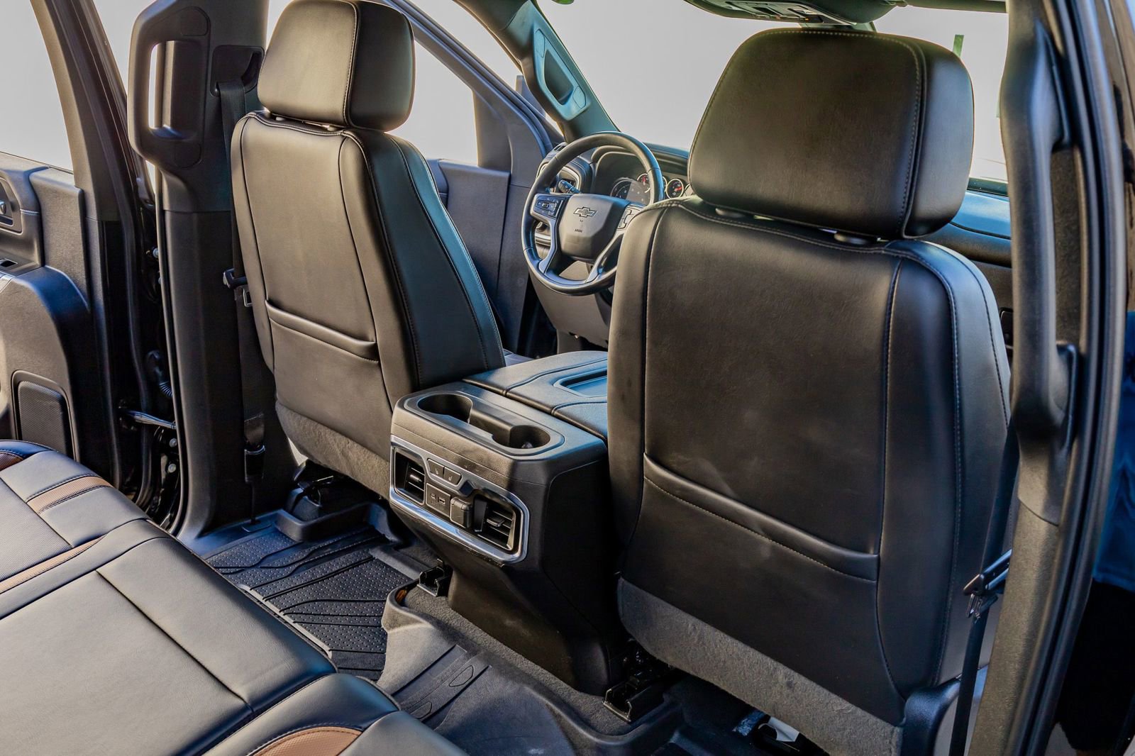 Used 2022 Chevrolet Silverado 2500 LTZ w/ Carhartt Edition AWD/4WD image 31