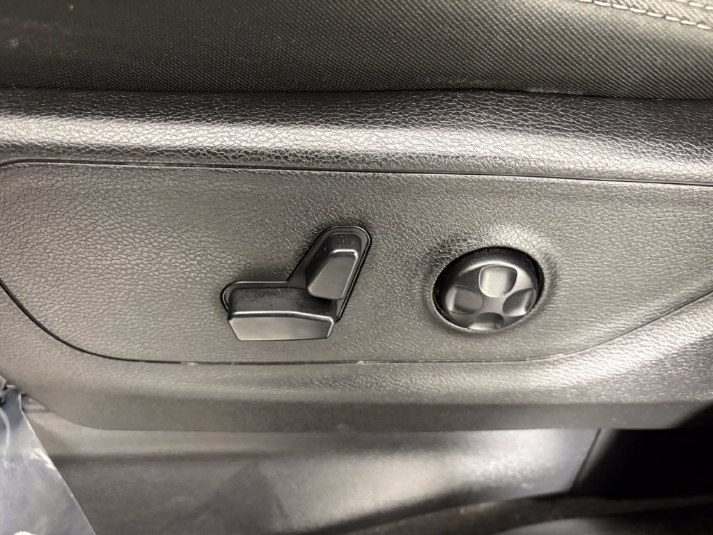 Used 2019 RAM 1500 Big Horn AWD/4WD image 14